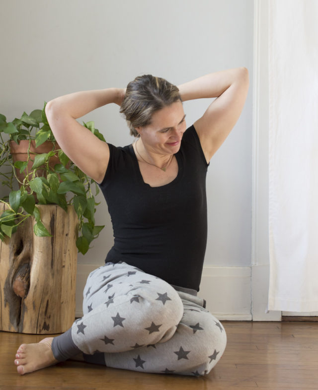 Beginner's Guide to Sewing with Knitted Fabrics :: Monsal Lounge Pants. || A HAPPY STITCH