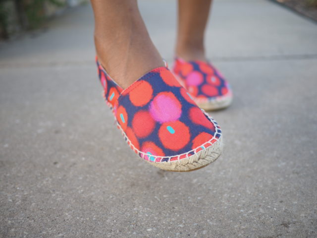 How to Style espadrilles with Alexis Bailey_ THE ESPADRILLES KIT - A HAPPY STITCH